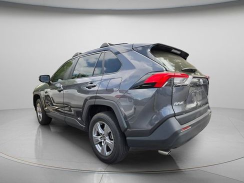 Used 2022 Toyota RAV4 XLE AWD/4WD image 8