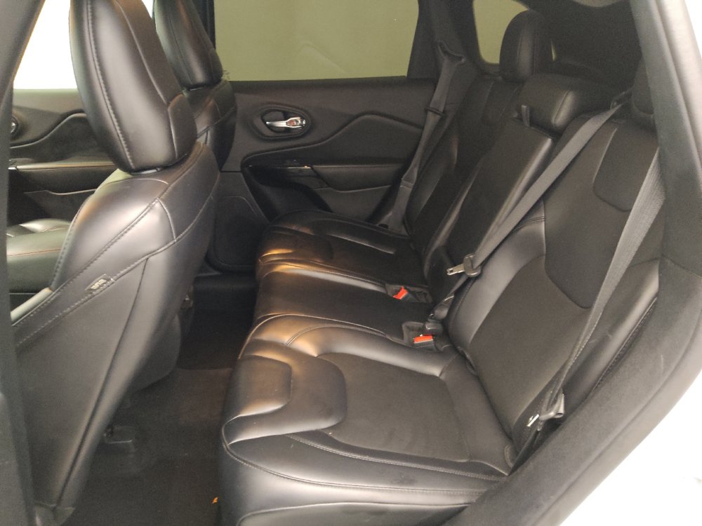 Used 2021 Jeep Cherokee Latitude Plus FWD image 18