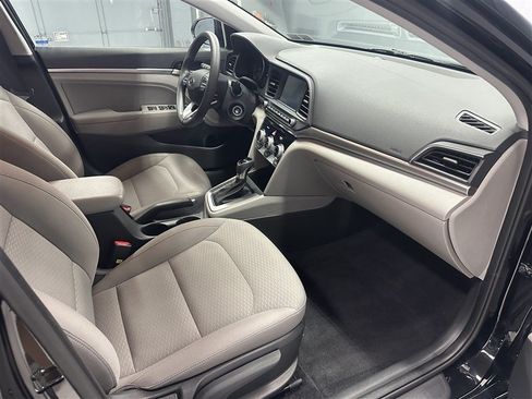 Used 2019 Hyundai Elantra SEL FWD image 11