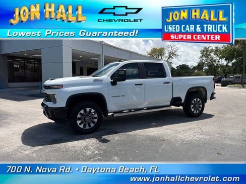 Used 2024 Chevrolet Silverado 2500 Custom w/ Custom Value Package AWD/4WD image 3