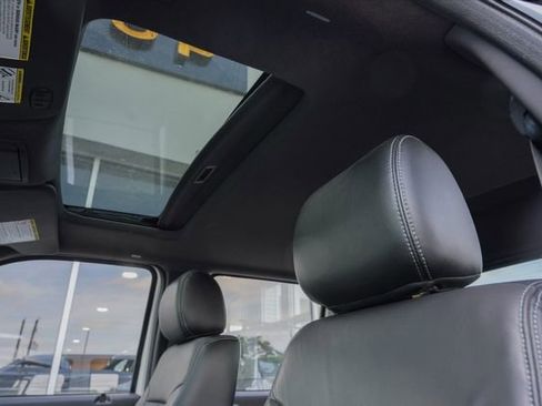 Used 2015 Ford F250 Lariat w/ Lariat Ultimate Package AWD/4WD image 26