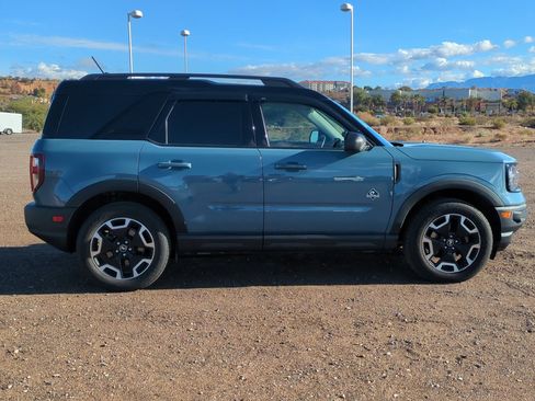 Used 2021 Ford Bronco Sport Outer Banks image 2