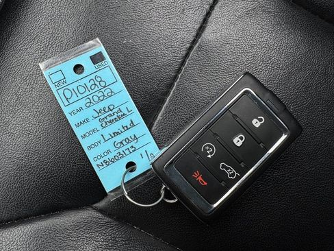 Used 2022 Jeep Grand Cherokee L Limited image 17