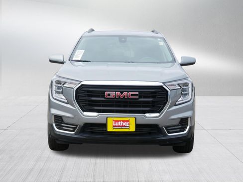 Used 2024 GMC Terrain SLE w/ Driver Convenience Package AWD/4WD image 2