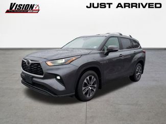 Used 2024 Toyota Highlander XLE 360° Tour