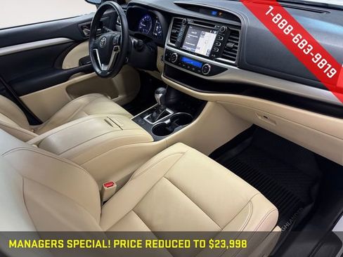 Used 2019 Toyota Highlander SE image 5