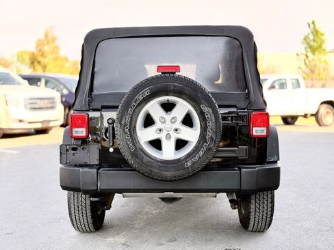 Used 2015 Jeep Wrangler Unlimited Sport w/ Quick Order Package 24S AWD/4WD image 10