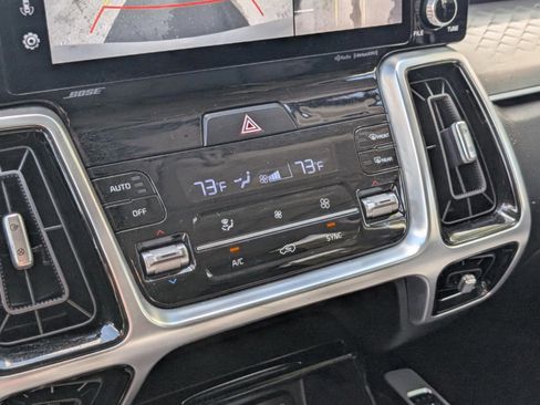 Certified 2022 Kia Sorento SX image 38