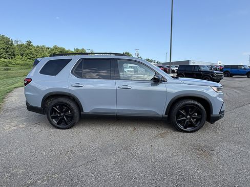 Used 2025 Honda Pilot Black Edition image 6