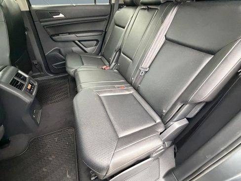 Used 2020 Volkswagen Atlas SE w/ Towing Package FWD image 21