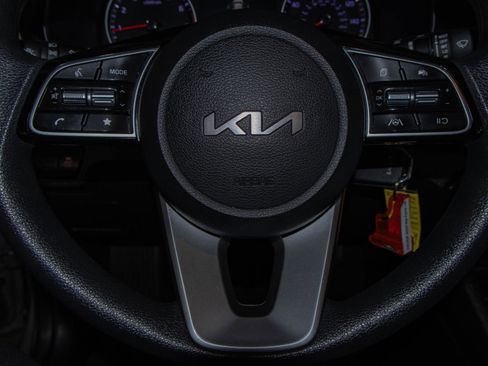 Used 2024 Kia Forte LXS FWD image 11