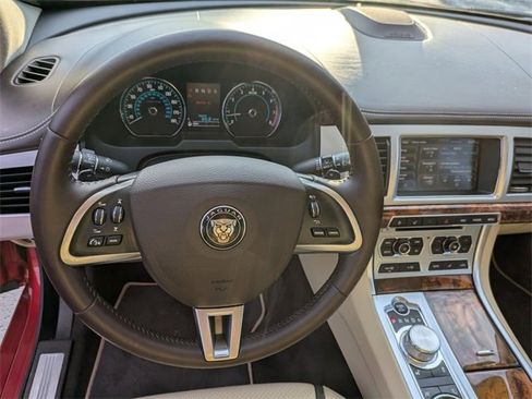 Used 2015 Jaguar XF Portfolio image 17