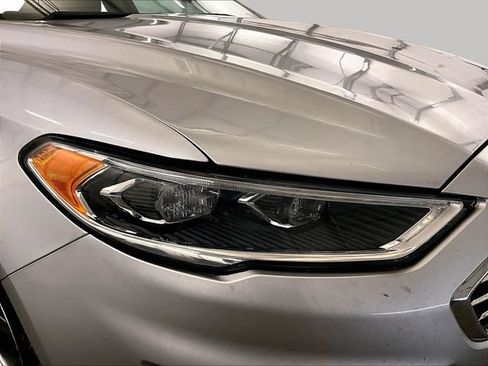 Used 2019 Ford Fusion SEL FWD image 28
