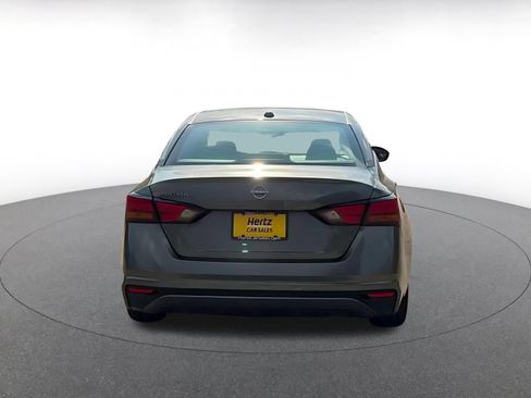 Used 2025 Nissan Altima 2.5 SV FWD image 12