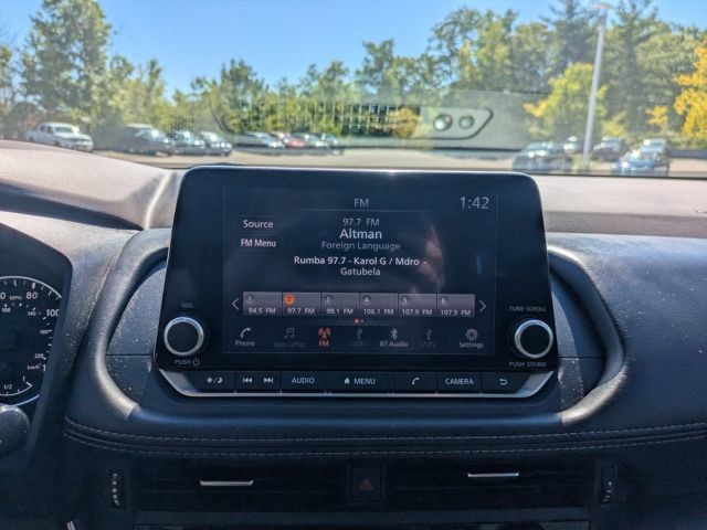 Used 2023 Nissan Rogue S AWD/4WD image 28