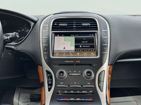 Used 2017 Lincoln MKX Reserve AWD/4WD image 28