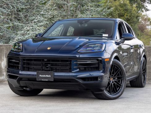 Certified 2025 Porsche Cayenne Coupe AWD/4WD image 1