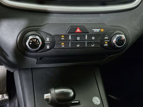 Used 2017 Kia Sorento AWD image 7