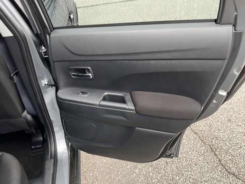 Used 2025 Mitsubishi Outlander Sport ES image 8