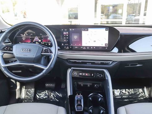 Certified 2025 Audi Q5 Premium w/ Convenience Package AWD/4WD image 14