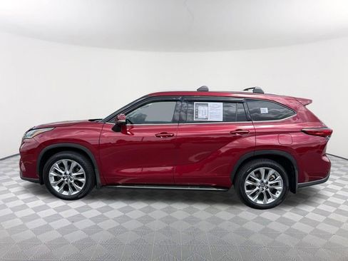 Used 2023 Toyota Highlander Limited FWD image 8