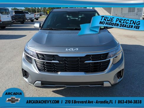 Used 2024 Kia Seltos LX AWD/4WD image 9