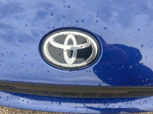 Used 2025 Toyota GR86 Premium w/ Performance Package image 19