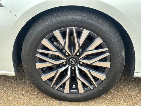 Used 2023 Nissan Altima 2.5 SV image 24