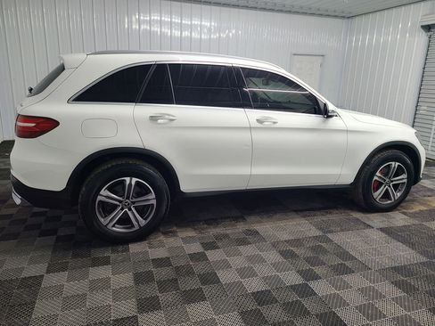 Used 2019 Mercedes-Benz GLC 300 4MATIC image 11