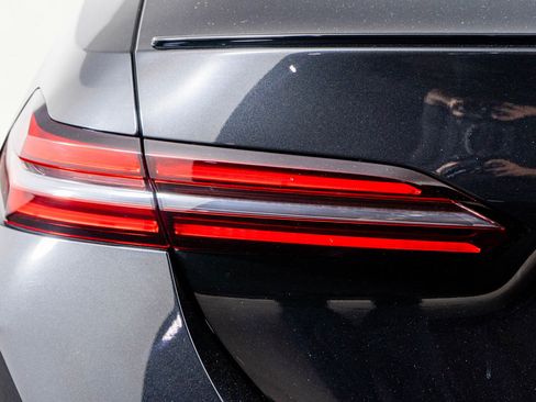 Used 2025 BMW M5 w/ Executive Package image 35