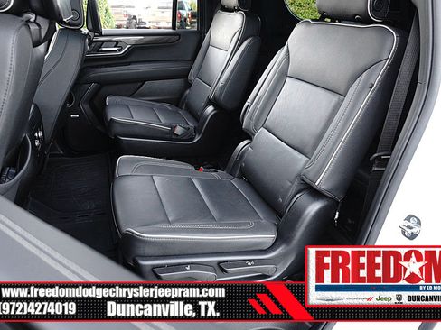 Used 2026 GMC Yukon XL Elevation w/ Elevation Premium Package AWD/4WD image 14