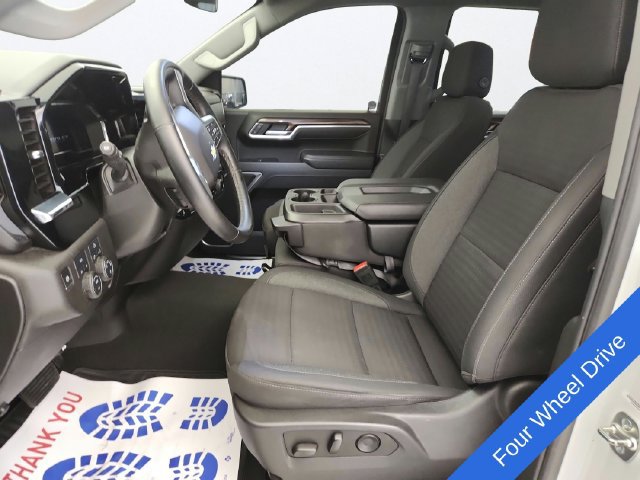 Used 2025 Chevrolet Silverado 1500 LT AWD/4WD image 11