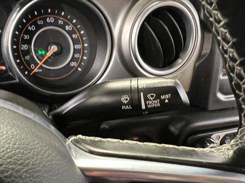 Certified 2021 Jeep Gladiator Overland w/ Cold Weather Group image 33