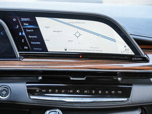 Used 2023 Cadillac Escalade Premium Luxury AWD/4WD image 14