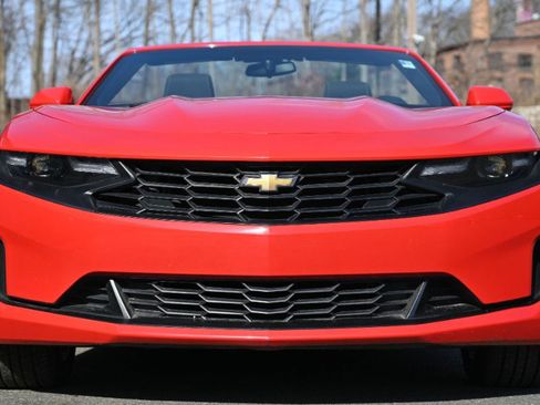 Used 2023 Chevrolet Camaro LT RWD image 8