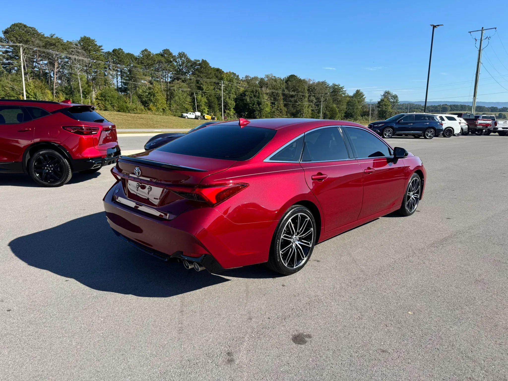 Used 2019 Toyota Avalon XSE w/ All Weather Liner Package FWD image 4