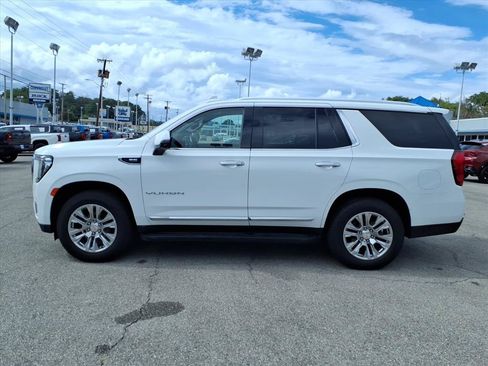 Used 2022 GMC Yukon SLT w/ SLT Premium Package AWD/4WD image 7