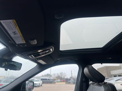 Used 2025 Jeep Grand Cherokee L Limited w/ Luxury Tech Group II image 15