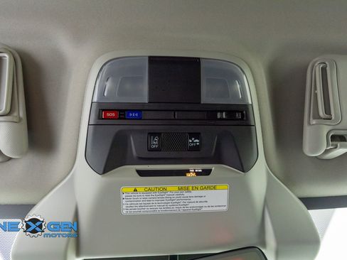 Used 2022 Subaru Crosstrek 2.5i Sport AWD/4WD image 19