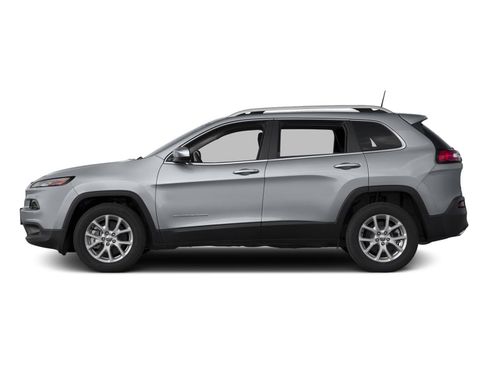 Used 2016 Jeep Cherokee Latitude w/ Cold Weather Group AWD/4WD image 3