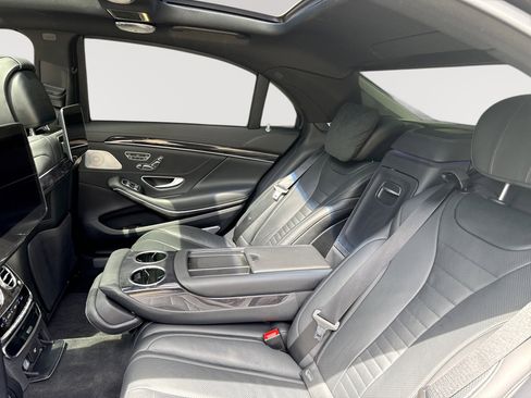 Used 2018 Mercedes-Benz S 560 Sedan image 27