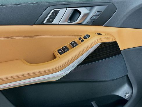 Certified 2022 BMW X5 xDrive45e image 18