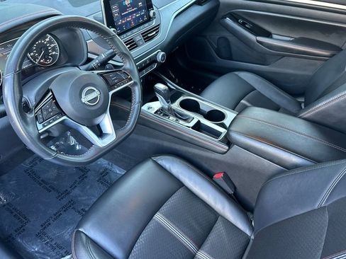 Used 2025 Nissan Altima 2.5 SR FWD image 10