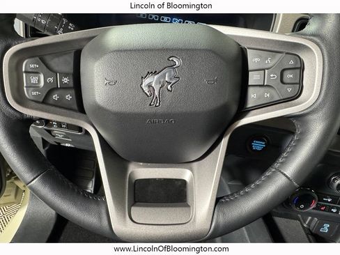 Used 2025 Ford Bronco Outer Banks AWD/4WD image 14