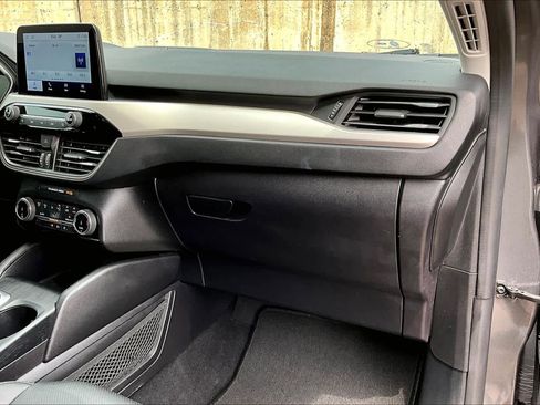 Used 2022 Ford Escape SEL w/ Technology Package FWD image 19