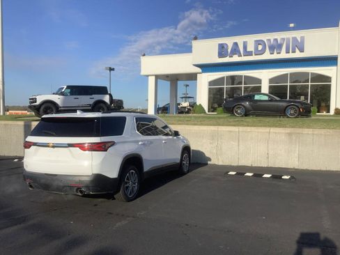 Used 2023 Chevrolet Traverse LT image 7