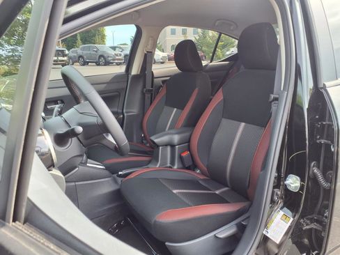 New 2025 Nissan Versa SR w/ Trunk Package image 5