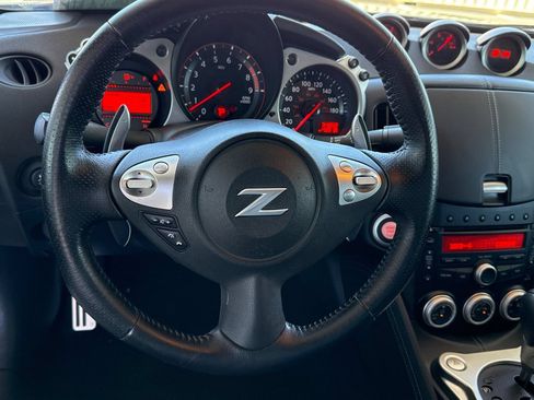 Used 2014 Nissan 370Z Touring RWD image 20