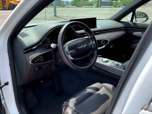 Used 2025 Genesis GV70 2.5T w/ Advanced Package AWD/4WD image 8