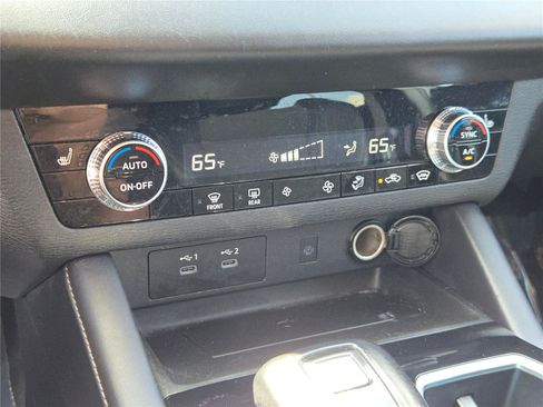 Used 2025 Mitsubishi Outlander SE AWD/4WD image 31